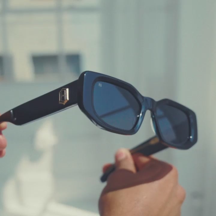 BLACK AMOUR view 4