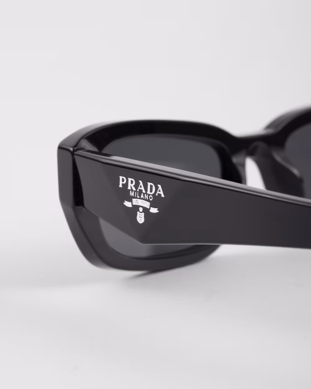Prada (SPRB16) view 4